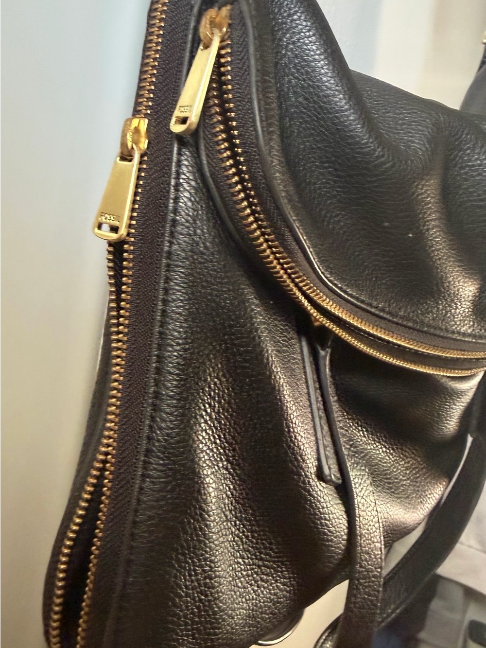 Fossil Black Pebbled Leather Convertible Shoulder Bag with Gold Hardware - Picture 2 of 5